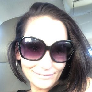 Meet your Posher, Serita